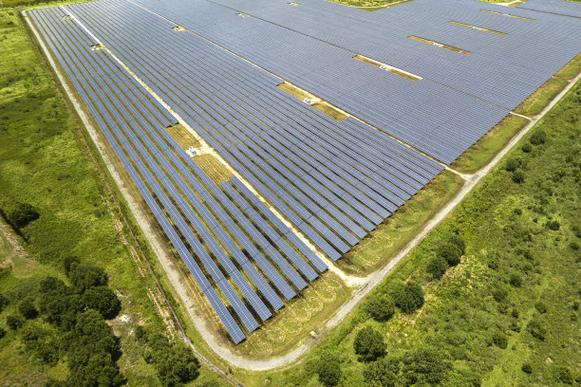 清潔能源的壯麗畫卷 大型可持續(xù)發(fā)電廠鳥瞰實(shí)錄